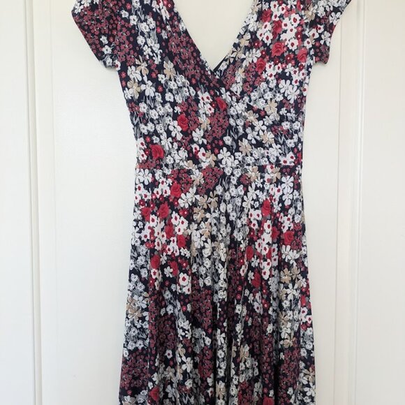 Kaileigh womens navy red floral fit and flare dress short sleeve size S - Picture 3 of 3